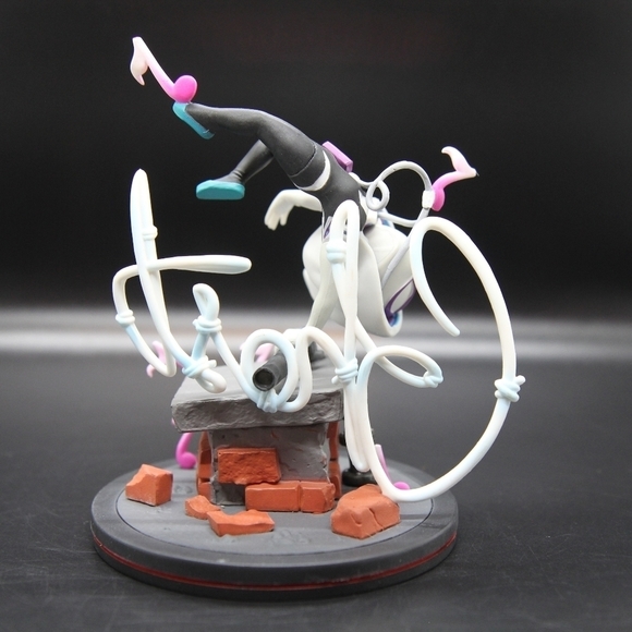 Q Fig Marvel Ghost Spider - Picture 6 of 12